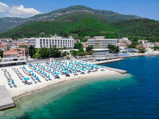 CARINE HOTEL DELFIN